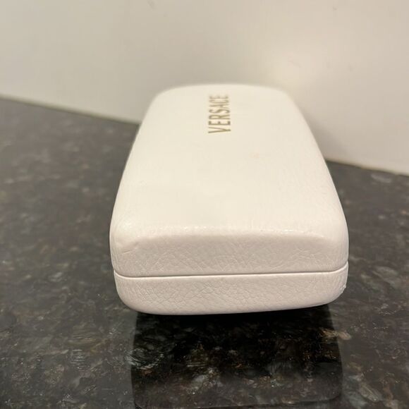 Versace. White/Gold Eye glass case. Designer Brand. - Picture 4 of 6